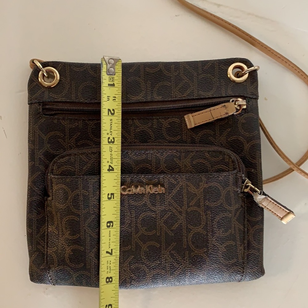 Calvin Klein monogram crossbody purse - Picture 8 of 8